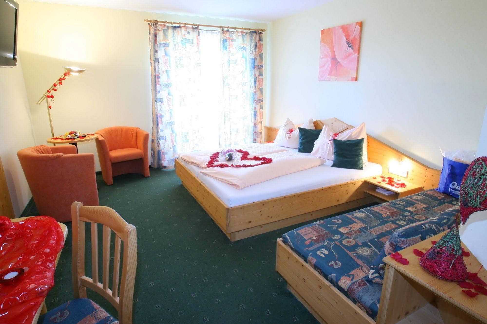 Hotel Garni Oasis Loipersdorf Jennersdorf Buitenkant foto