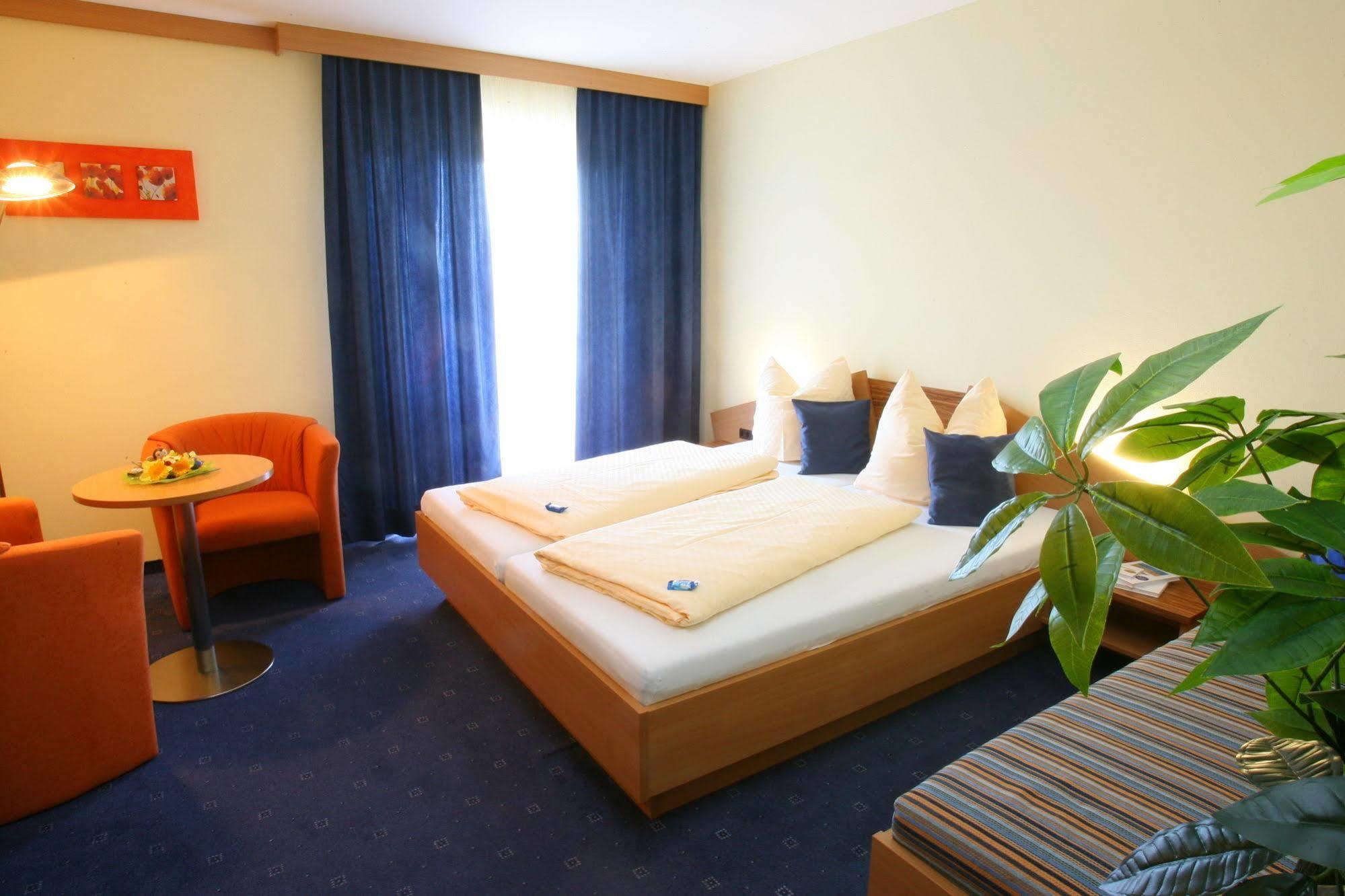 Hotel Garni Oasis Loipersdorf Jennersdorf Buitenkant foto