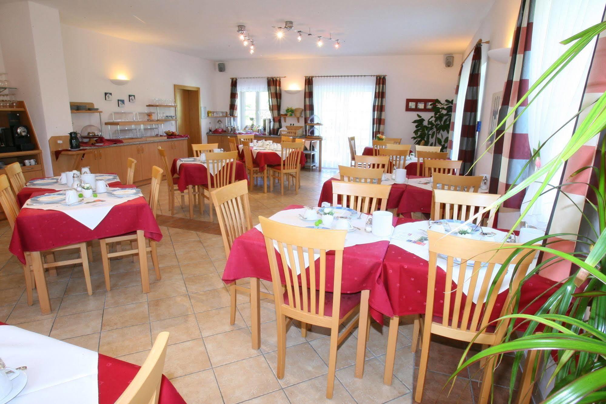 Hotel Garni Oasis Loipersdorf Jennersdorf Buitenkant foto